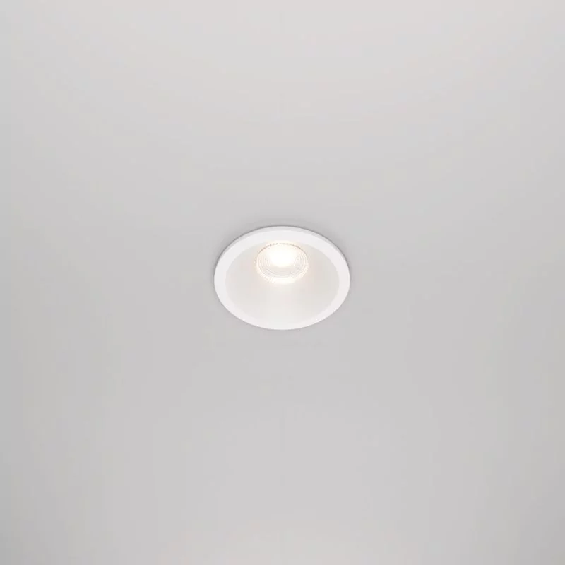 Recessed ceiling spotlight: white, round