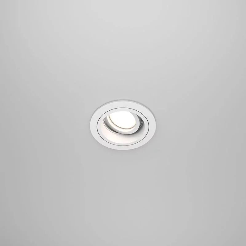 Recessed ceiling spotlight 25° tiltable