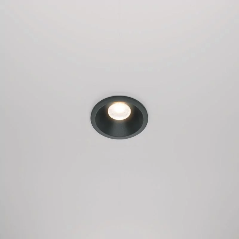 Recessed ceiling spotlight: black, round