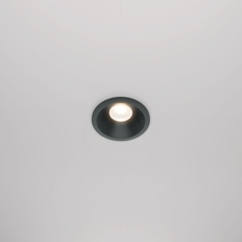 Recessed ceiling spotlight: black, round