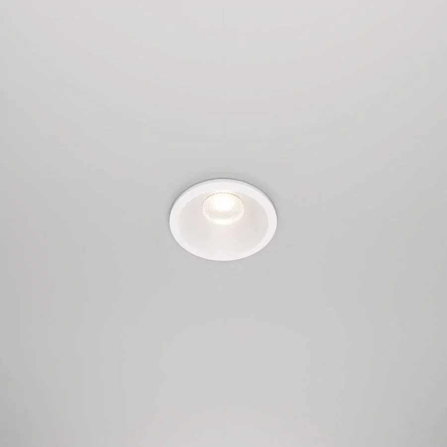 Recessed ceiling spotlight: white, round