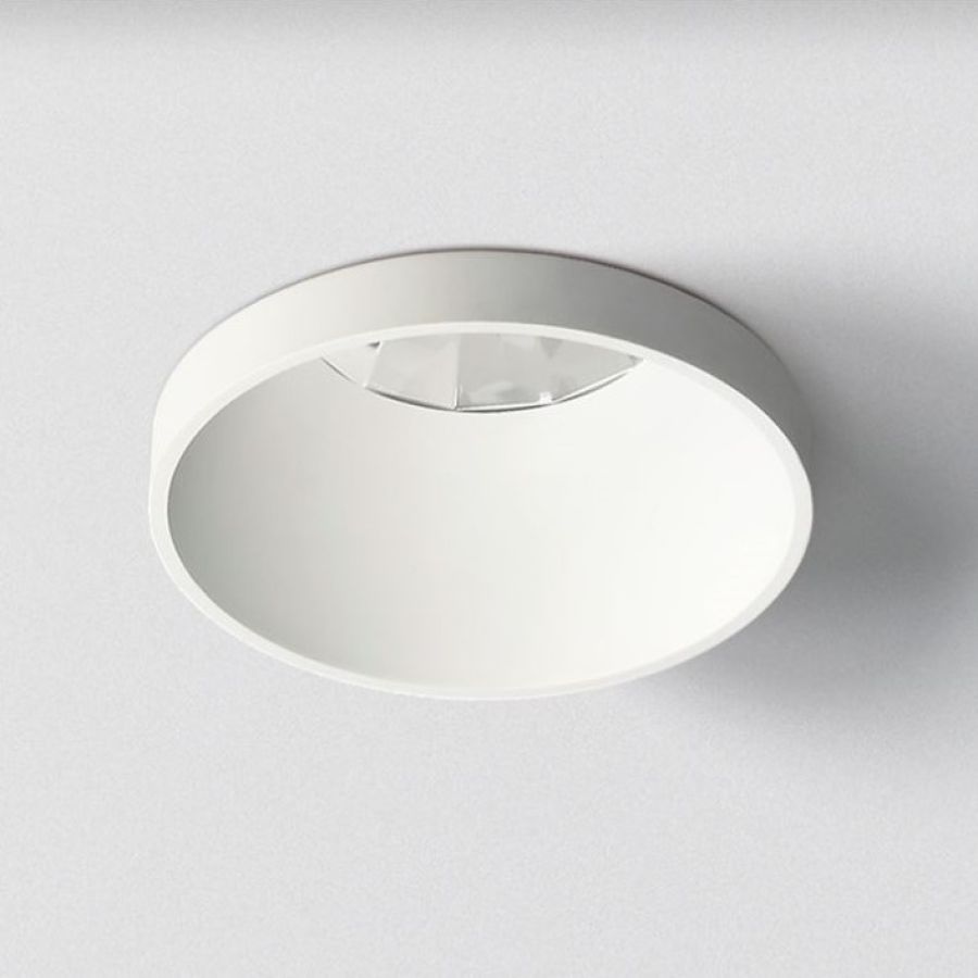 White recessed spotlight with 12mm stand-out frame as glare protection