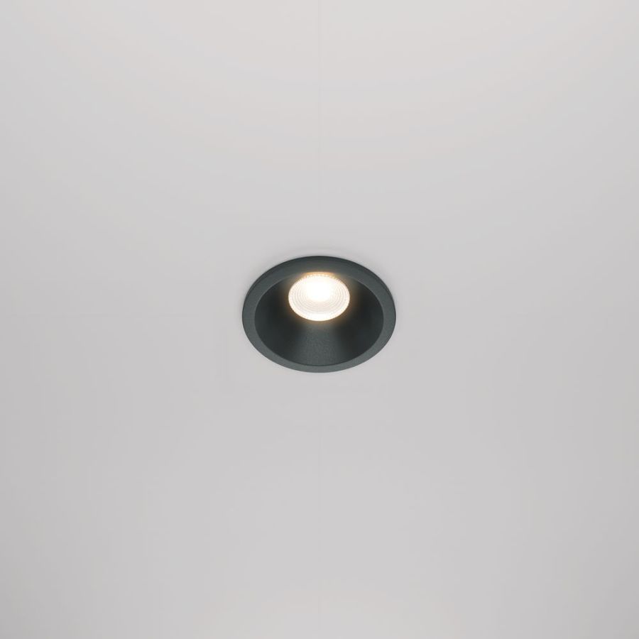 Recessed ceiling spotlight: black, round